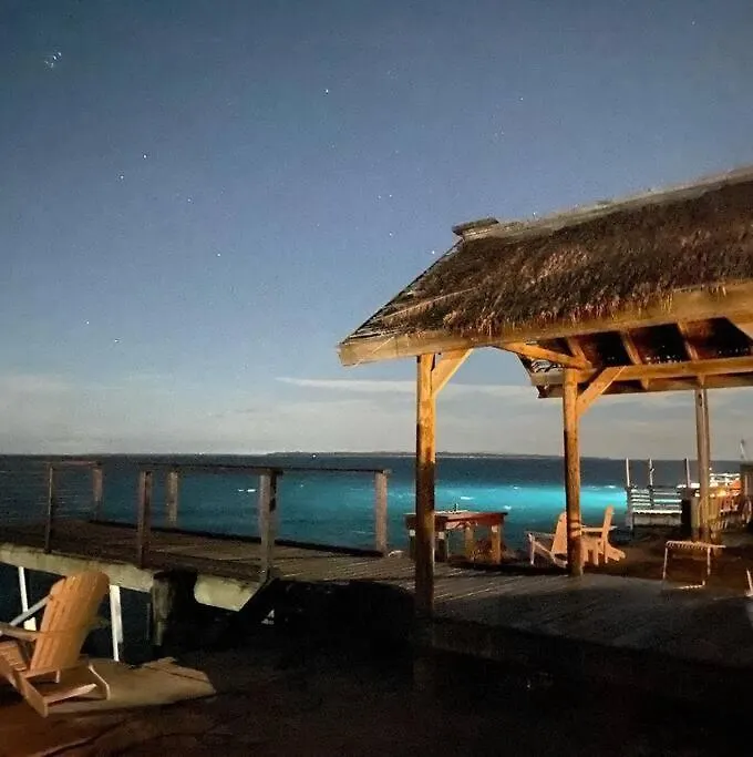 Belles On Ballow - Main Lodge - Absolute Waterfront Amity Point