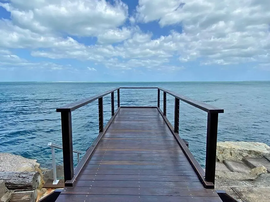 Belles On Ballow - Main Lodge - Absolute Waterfront Amity Point