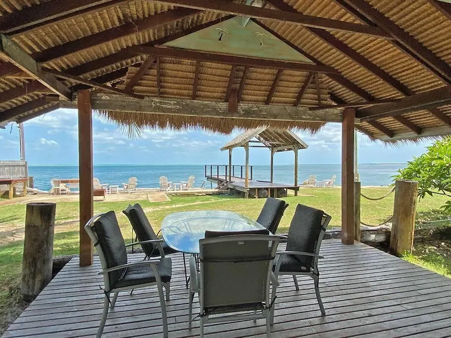 Belles On Ballow - Main Lodge - Absolute Waterfront Amity Point Holiday home