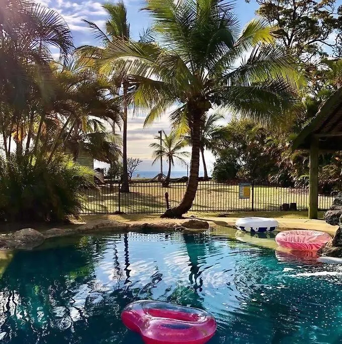 Belles On Ballow - Main Lodge - Absolute Waterfront Amity Point