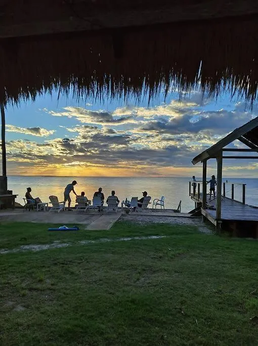 Belles On Ballow - Main Lodge - Absolute Waterfront Amity Point
