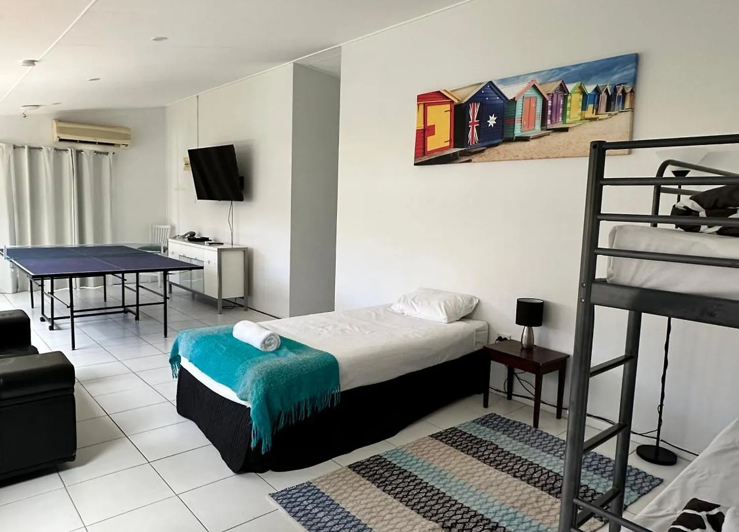 Belles On Ballow - Main Lodge - Absolute Waterfront Amity Point Australia